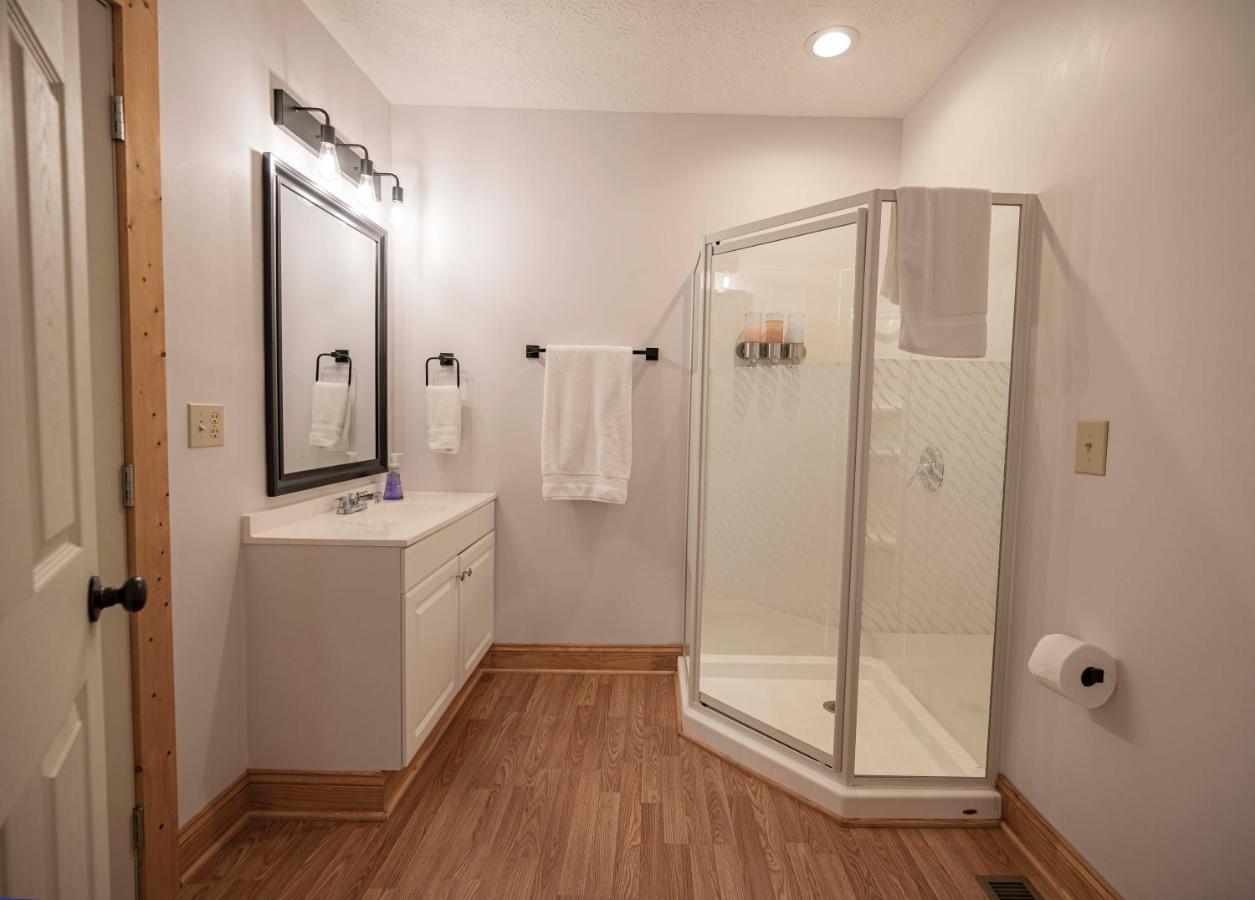Light And Bright Cabin Close To Pates Ford Marina Smithville Екстериор снимка