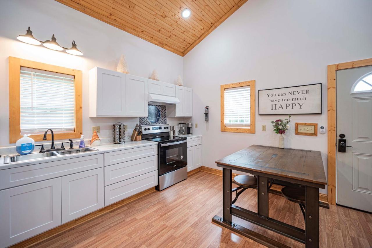 Light And Bright Cabin Close To Pates Ford Marina Smithville Екстериор снимка