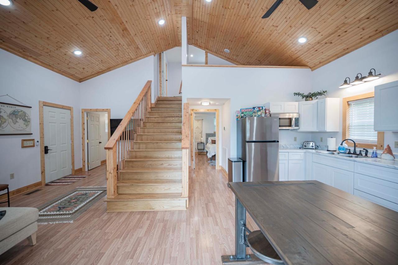 Light And Bright Cabin Close To Pates Ford Marina Smithville Екстериор снимка